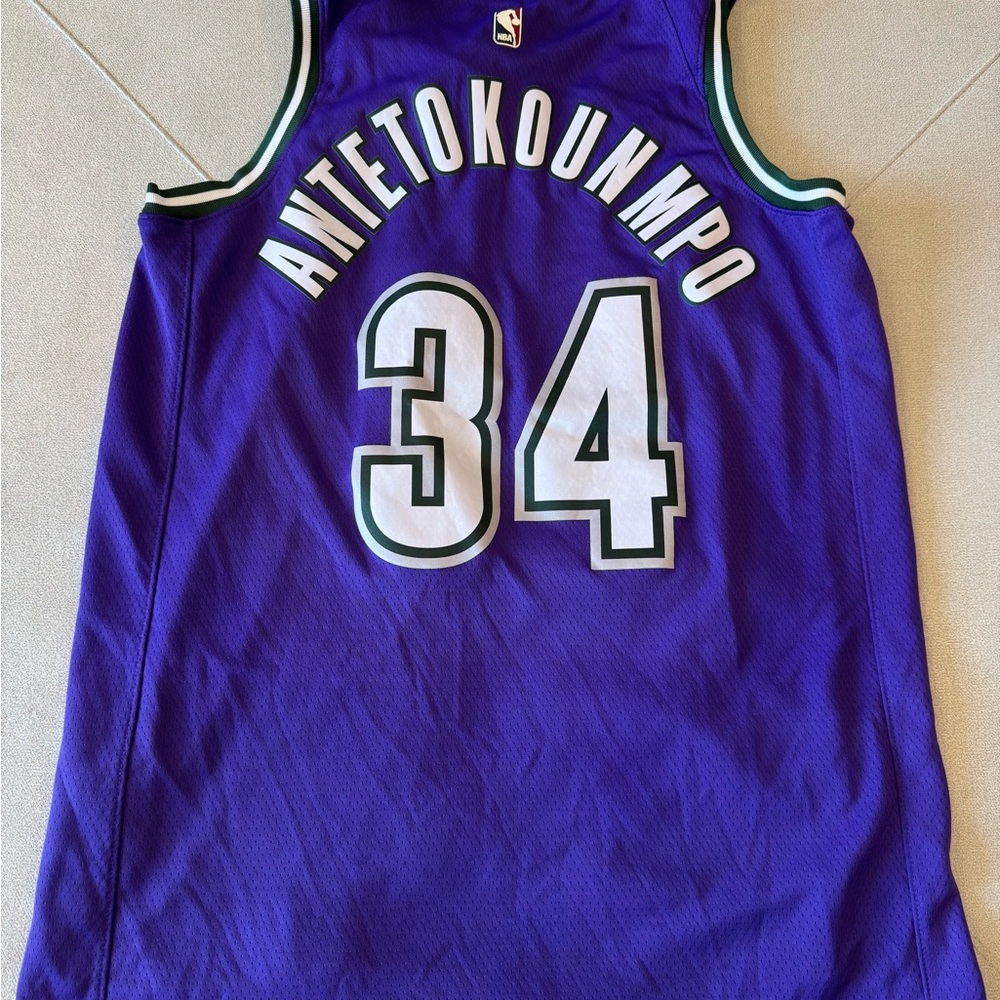 Nike Bucks Purple ANTETUKOUNMPO basketball Jersey w/FREE COMIC CON Bag - Picture 5 of 9